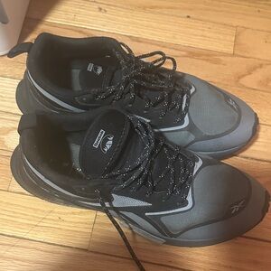 Reebok Men's Black and Gray Athletic Shoes